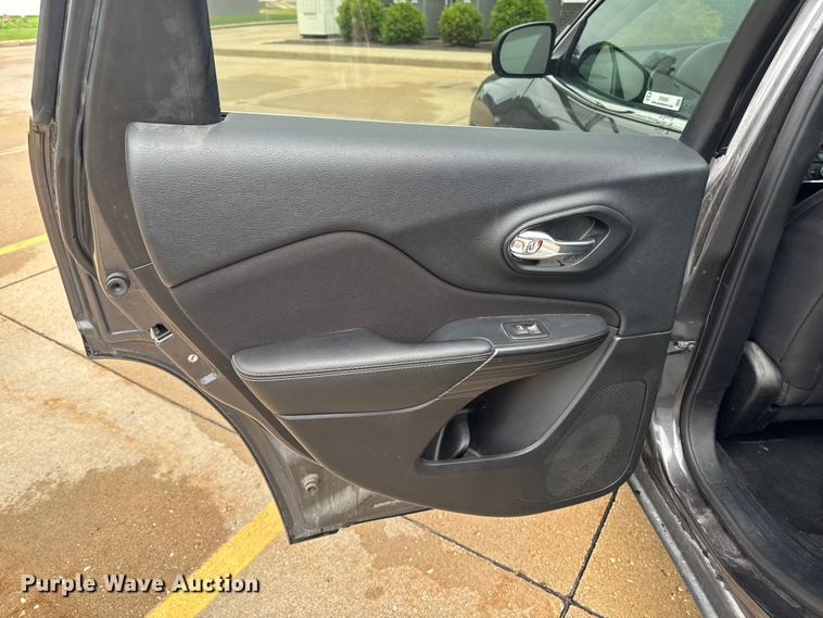 image for item ER0500 2016 Jeep Cherokee SUV