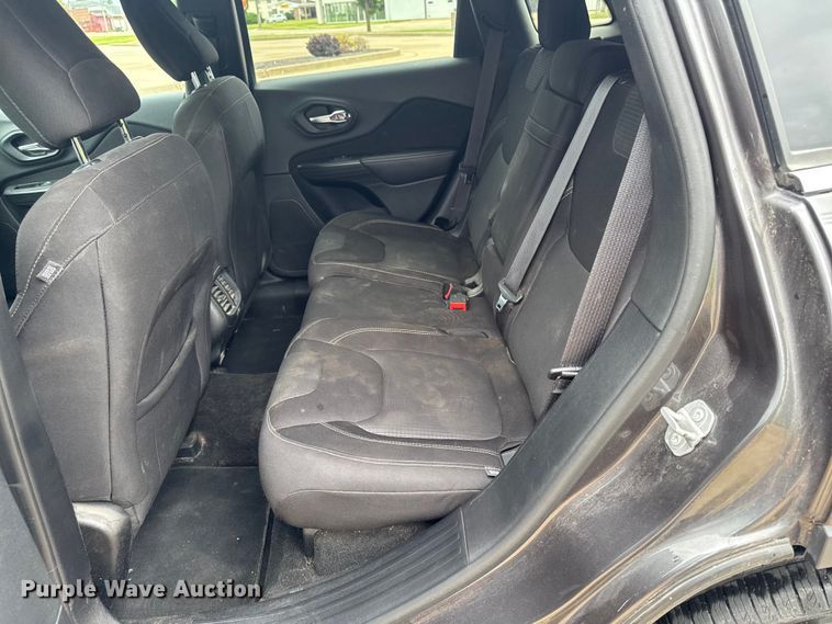 image for item ER0500 2016 Jeep Cherokee SUV
