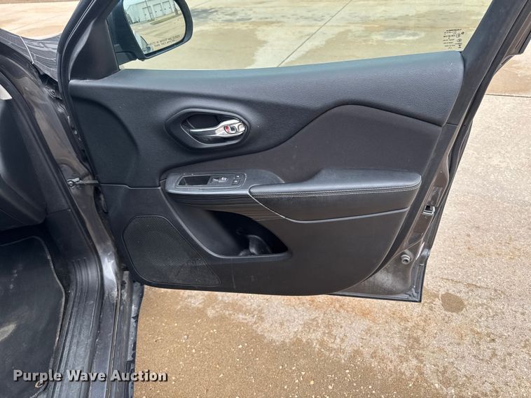 image for item ER0500 2016 Jeep Cherokee SUV