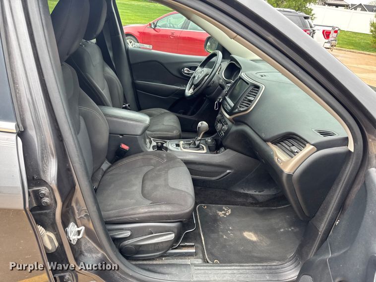 image for item ER0500 2016 Jeep Cherokee SUV