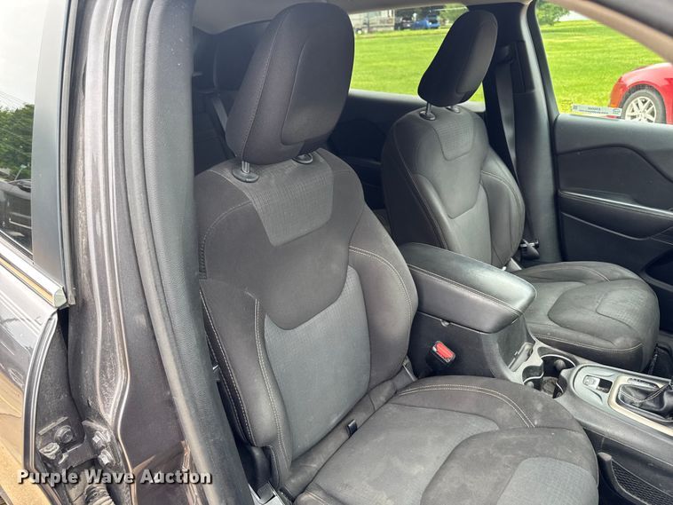 image for item ER0500 2016 Jeep Cherokee SUV