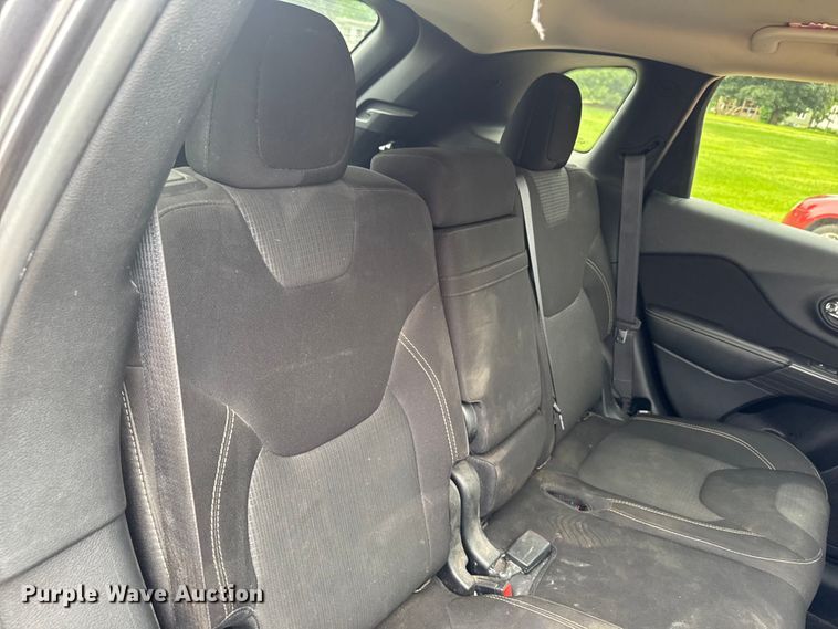 image for item ER0500 2016 Jeep Cherokee SUV