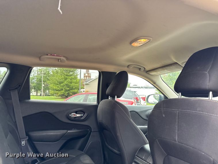image for item ER0500 2016 Jeep Cherokee SUV