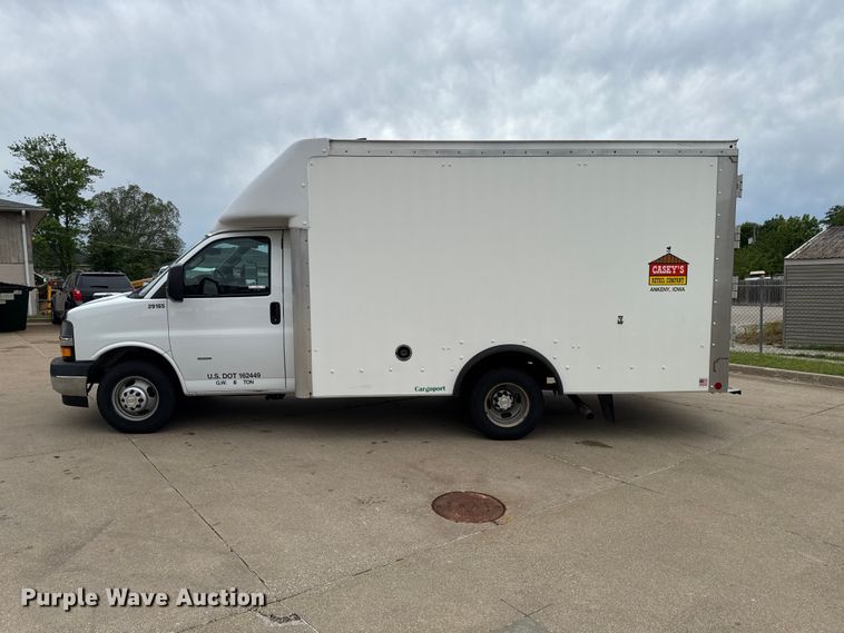 image for item ER0501 2019 Chevrolet Express delivery van