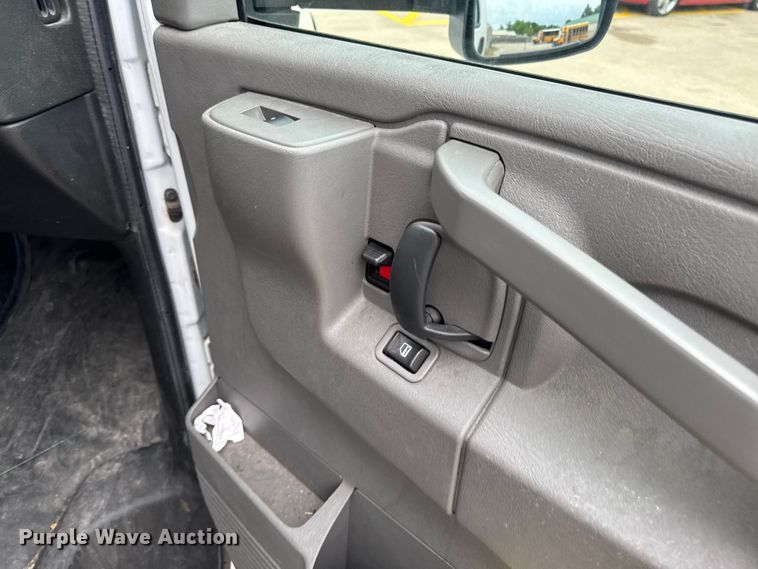 image for item ER0501 2019 Chevrolet Express delivery van
