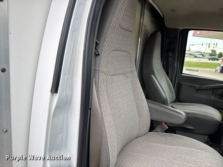 image for item ER0501 2019 Chevrolet Express delivery van