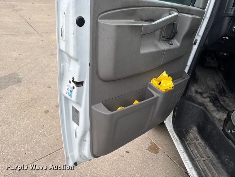 image for item ER0501 2019 Chevrolet Express delivery van