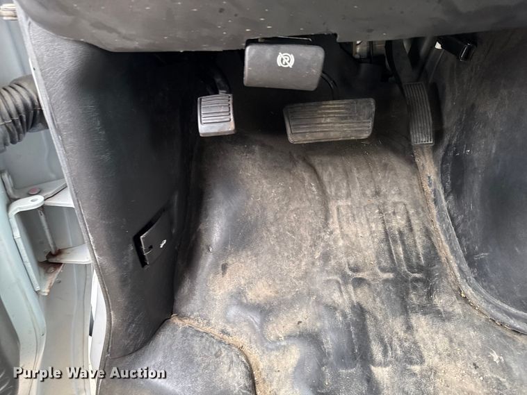 image for item ER0501 2019 Chevrolet Express delivery van