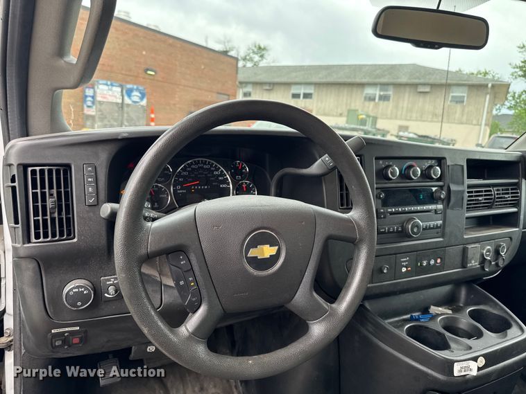 image for item ER0501 2019 Chevrolet Express delivery van