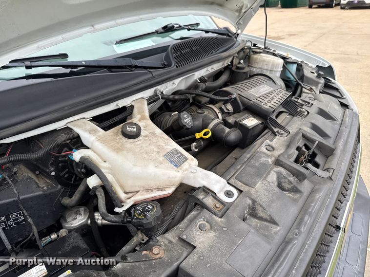 image for item ER0501 2019 Chevrolet Express delivery van