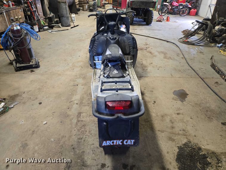 image for item ER1549 2006 Arctic Cat M7 snowmobile