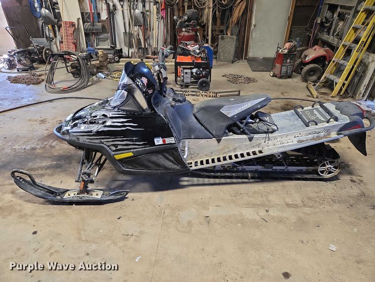 image for item ER1549 2006 Arctic Cat M7 snowmobile