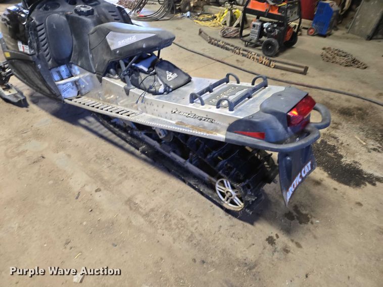 image for item ER1549 2006 Arctic Cat M7 snowmobile