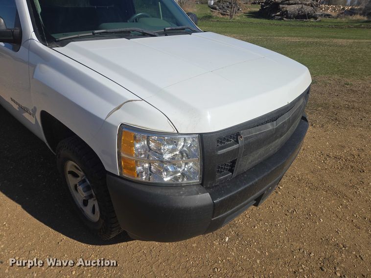 image for item ER1557 2008 Chevrolet Silverado pickup truck