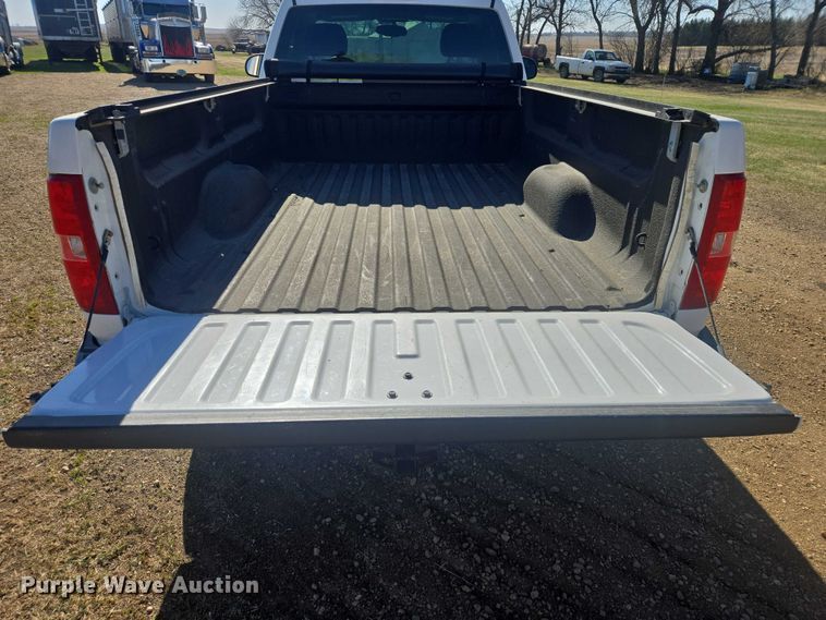 image for item ER1557 2008 Chevrolet Silverado pickup truck