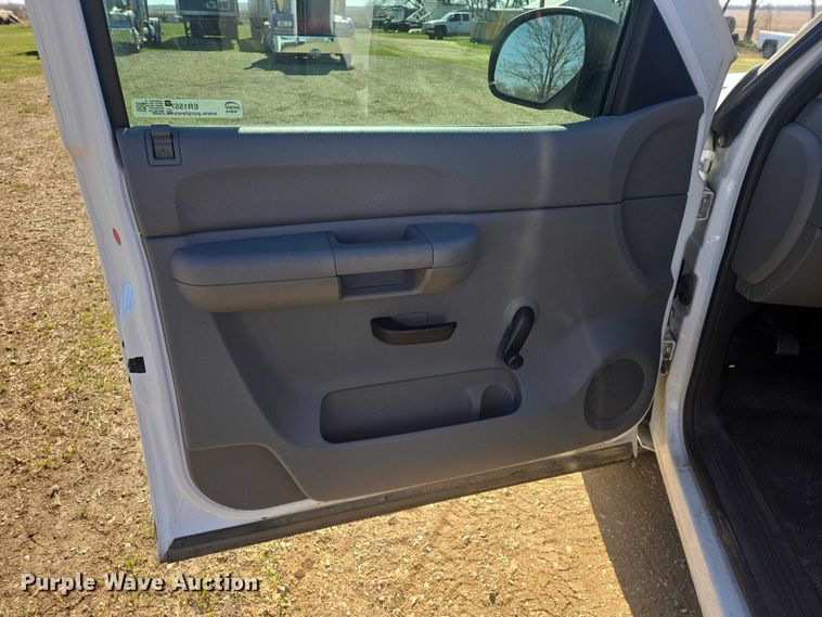 image for item ER1557 2008 Chevrolet Silverado pickup truck