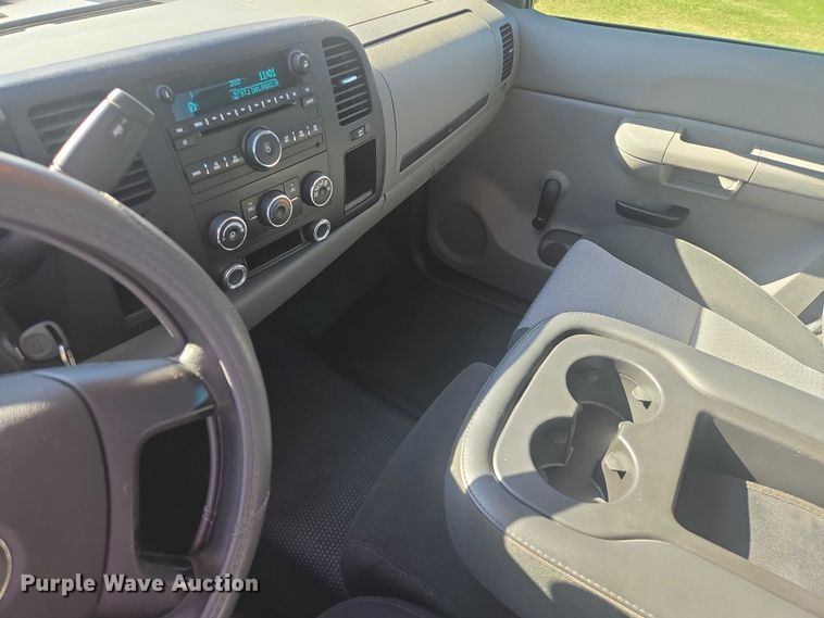image for item ER1557 2008 Chevrolet Silverado pickup truck
