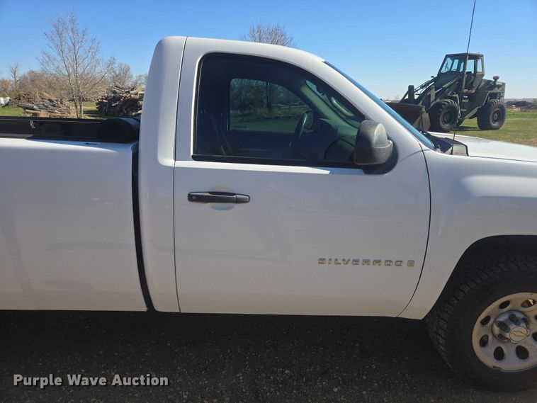 image for item ER1557 2008 Chevrolet Silverado pickup truck