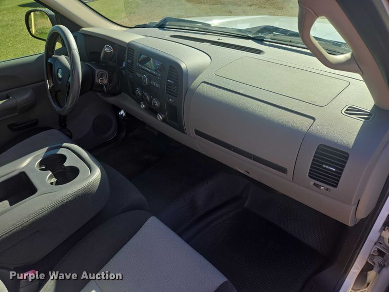 image for item ER1557 2008 Chevrolet Silverado pickup truck