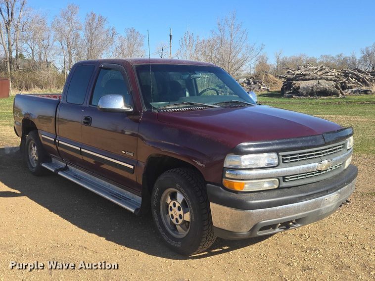 image for item ER1558 2002 Chevrolet Silverado 1500 Ext. Cab pickup truck