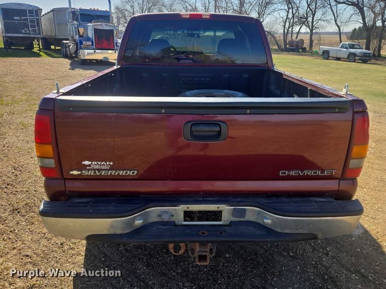 image for item ER1558 2002 Chevrolet Silverado 1500 Ext. Cab pickup truck