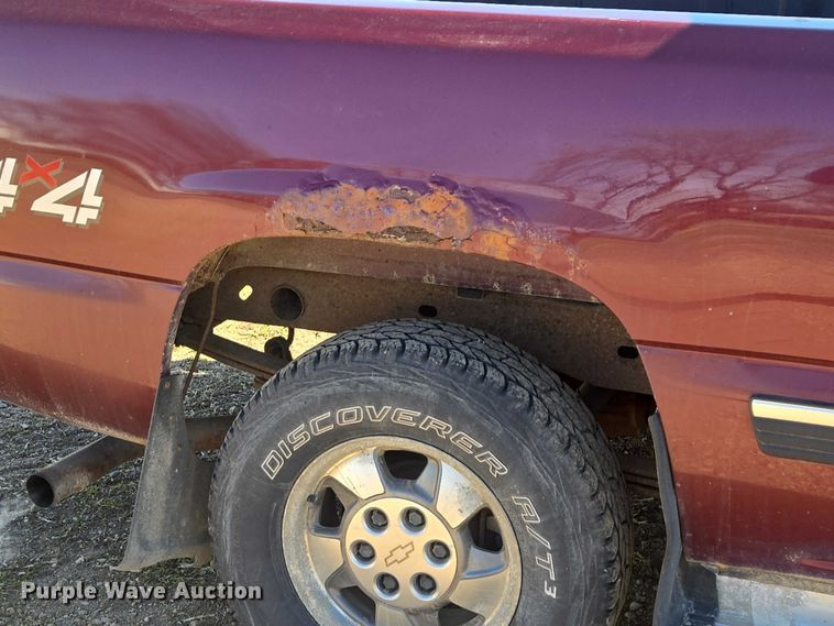 image for item ER1558 2002 Chevrolet Silverado 1500 Ext. Cab pickup truck
