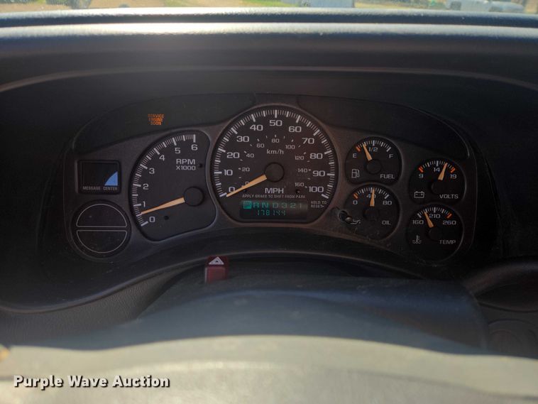 image for item ER1558 2002 Chevrolet Silverado 1500 Ext. Cab pickup truck