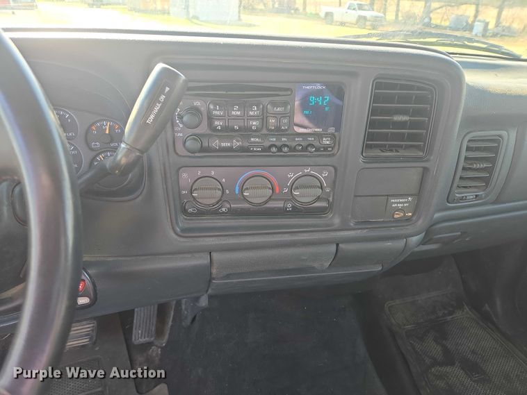 image for item ER1558 2002 Chevrolet Silverado 1500 Ext. Cab pickup truck