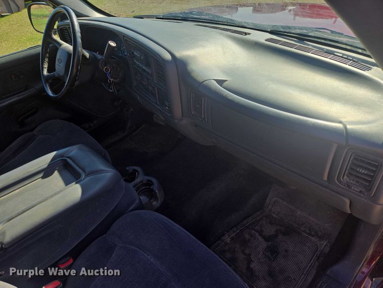 image for item ER1558 2002 Chevrolet Silverado 1500 Ext. Cab pickup truck