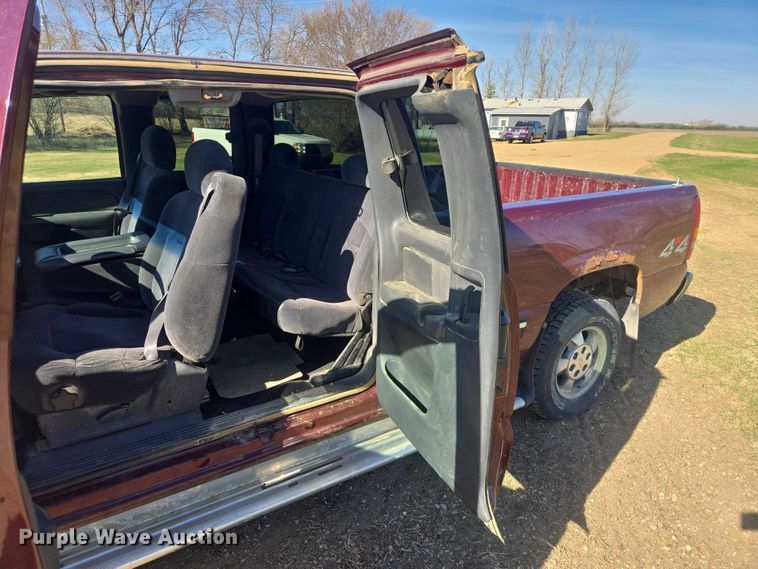 image for item ER1558 2002 Chevrolet Silverado 1500 Ext. Cab pickup truck