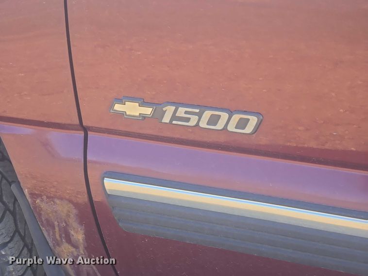 image for item ER1558 2002 Chevrolet Silverado 1500 Ext. Cab pickup truck