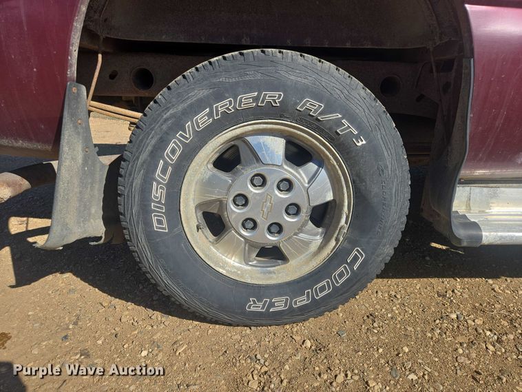 image for item ER1558 2002 Chevrolet Silverado 1500 Ext. Cab pickup truck
