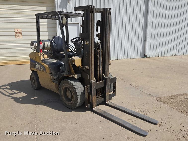 image for item ER1617 Caterpillar P6000 forklift