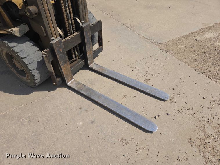 image for item ER1617 Caterpillar P6000 forklift