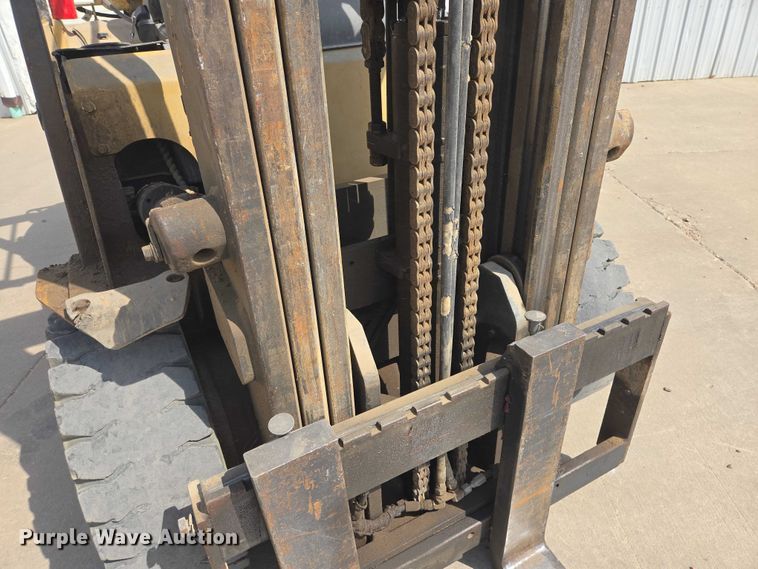 image for item ER1617 Caterpillar P6000 forklift