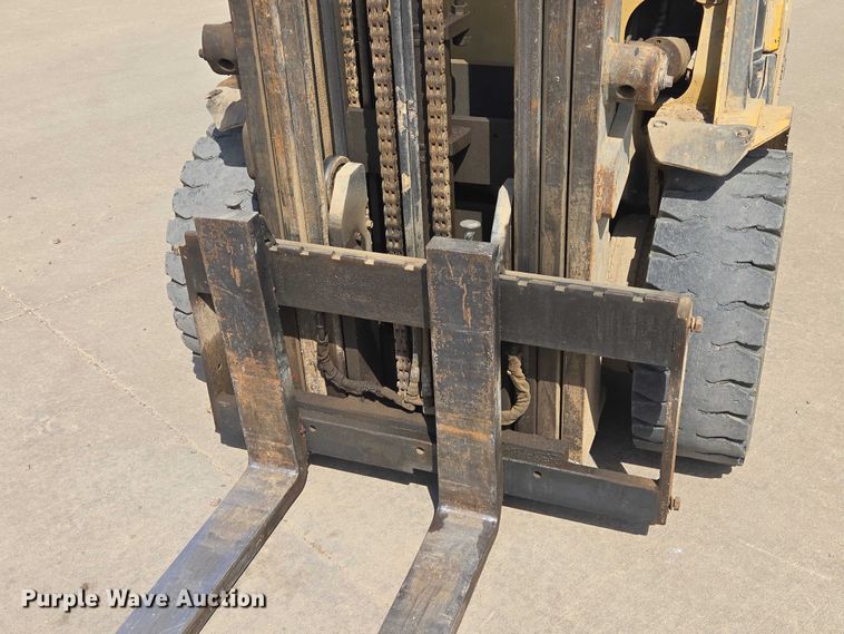 image for item ER1617 Caterpillar P6000 forklift