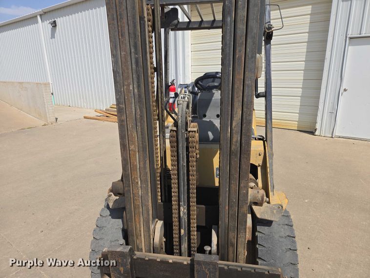 image for item ER1617 Caterpillar P6000 forklift