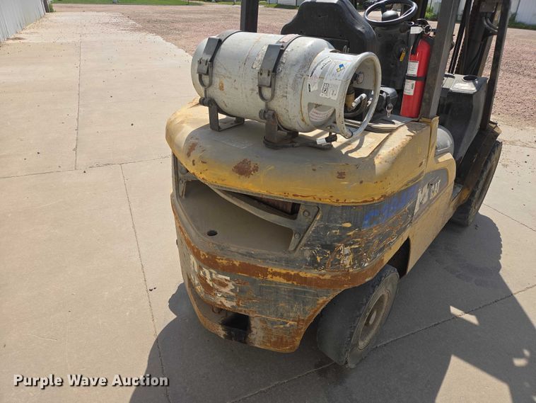 image for item ER1617 Caterpillar P6000 forklift