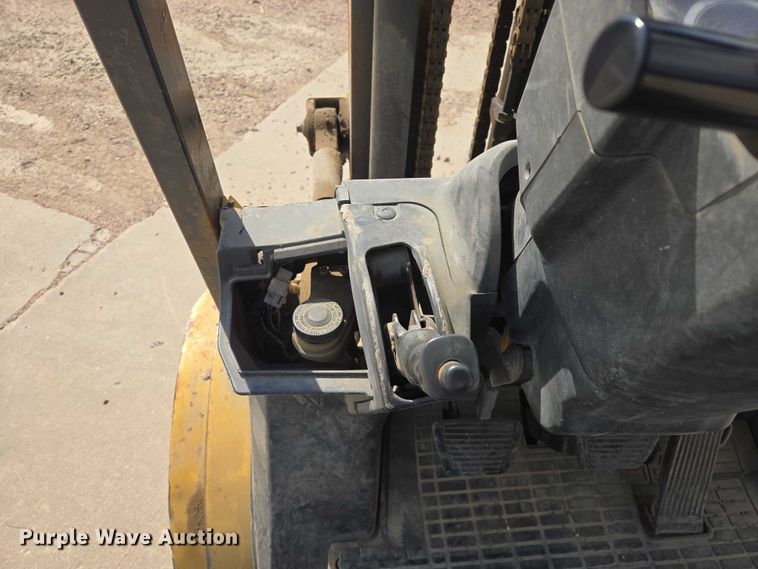 image for item ER1617 Caterpillar P6000 forklift
