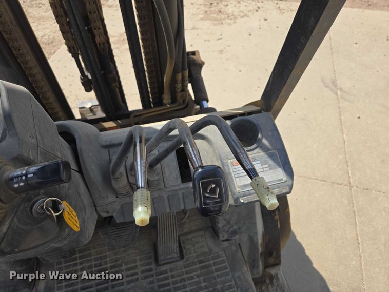 image for item ER1617 Caterpillar P6000 forklift