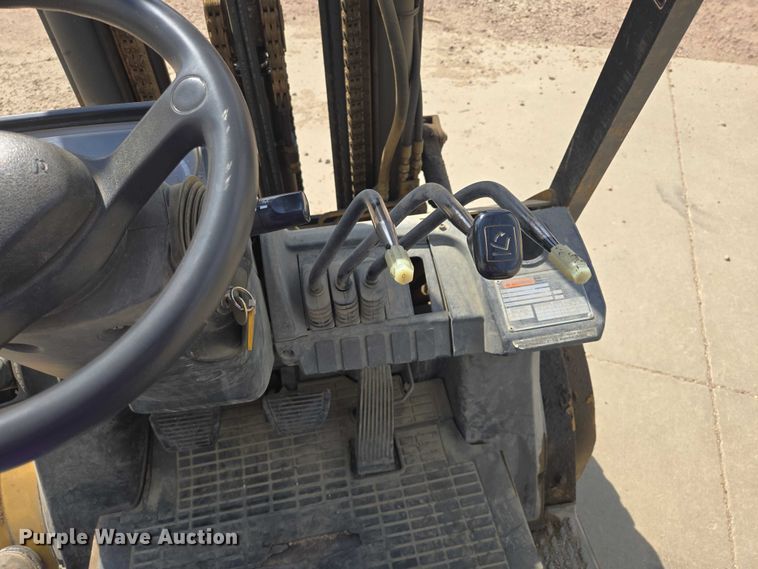 image for item ER1617 Caterpillar P6000 forklift