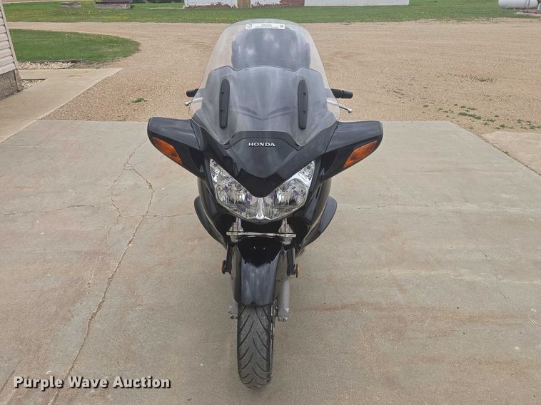 image for item ER1618 2006 Honda ST1300 motorcycle