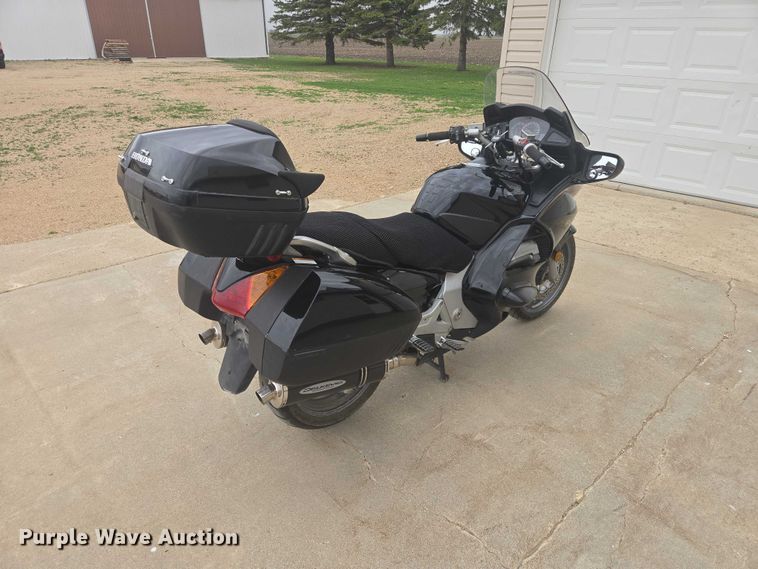 image for item ER1618 2006 Honda ST1300 motorcycle