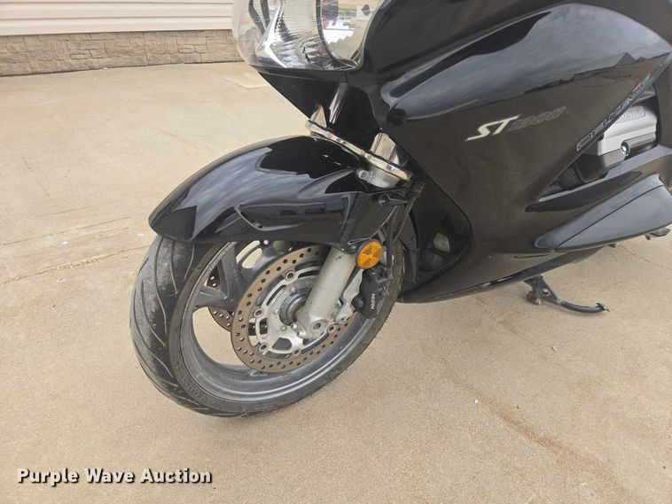 image for item ER1618 2006 Honda ST1300 motorcycle