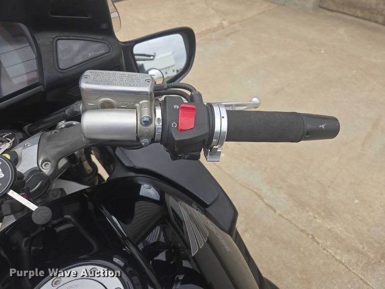 image for item ER1618 2006 Honda ST1300 motorcycle