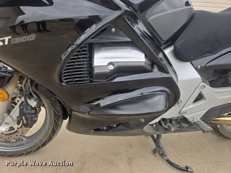 image for item ER1618 2006 Honda ST1300 motorcycle