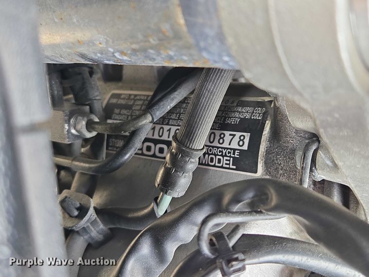 image for item ER1618 2006 Honda ST1300 motorcycle