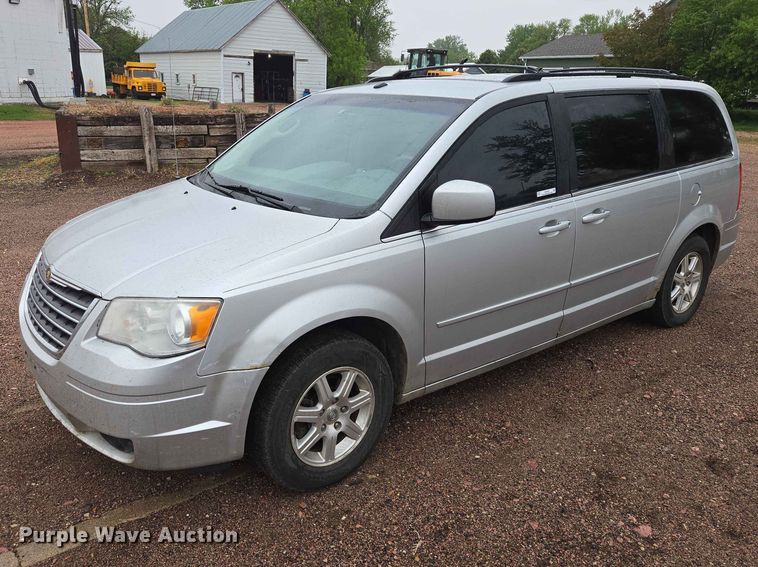 image for item ER1629 2008 Chrysler Town And Country van