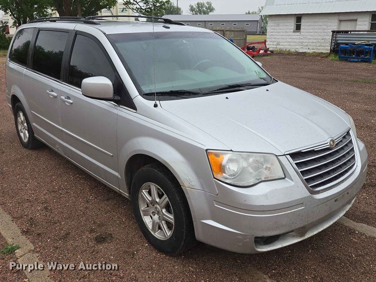 image for item ER1629 2008 Chrysler Town And Country van