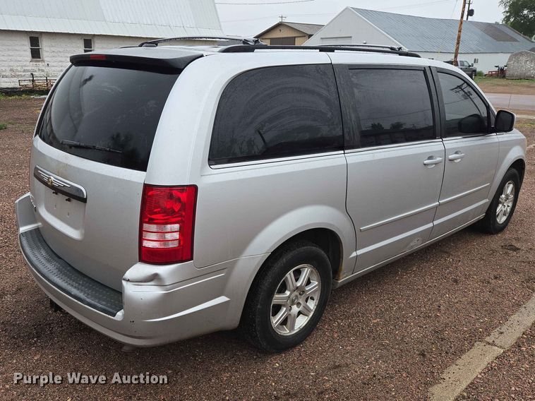 image for item ER1629 2008 Chrysler Town And Country van